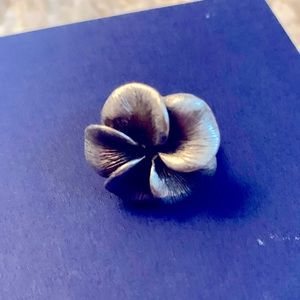 Silver flower ring